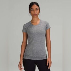 Size 6 Lululemon Swiftly Tech Short Sleeve Shirt 2.0